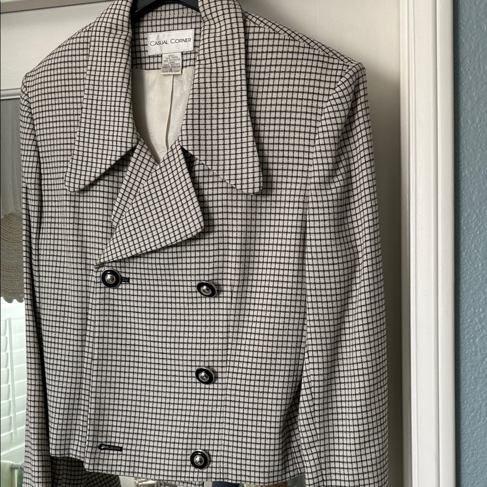 Casual Corner Women's Monochrome Grid Jacket